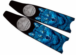 leaderfins limited edition blades 1 wolf 2018 year  large